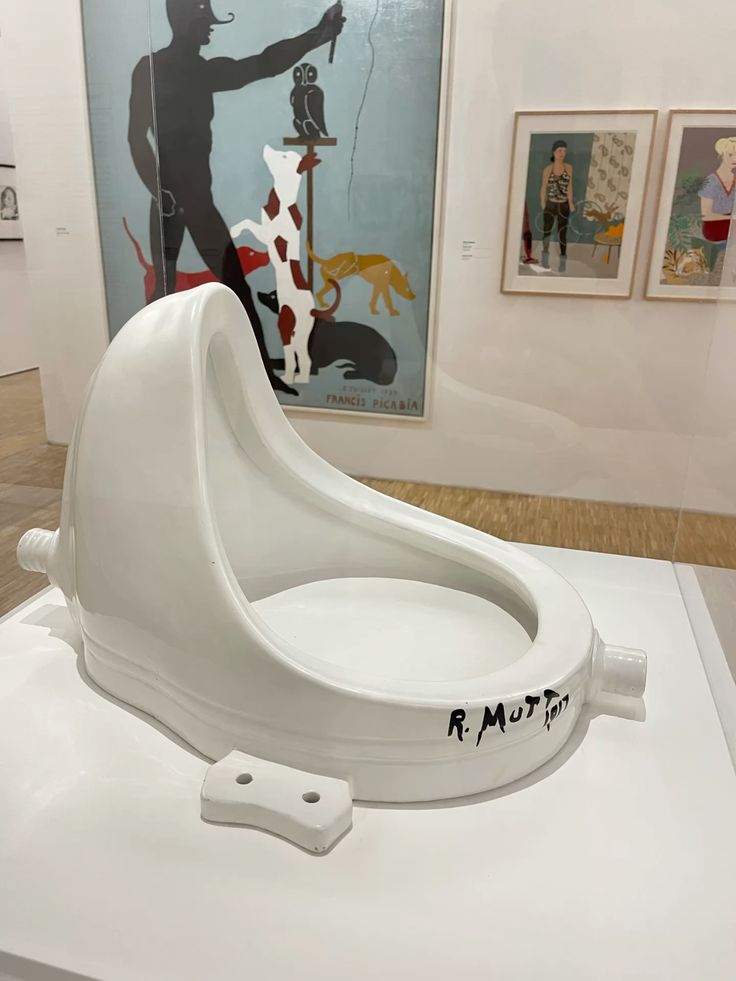 Marcel Duchamp, Fountain, 1917